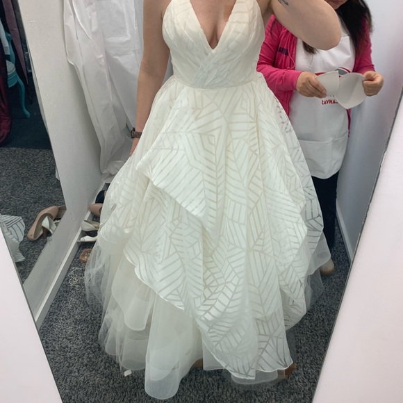 Hayley Paige Bahati Bridal Gown size 10 - Picture 9 of 13